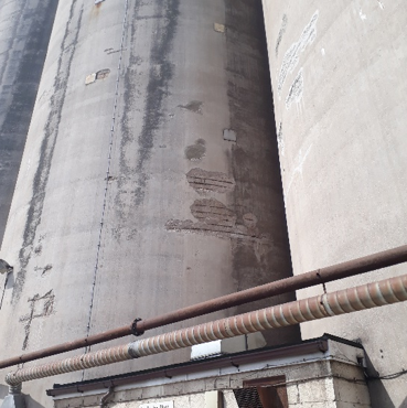 Tconcrete silo in Liverpool